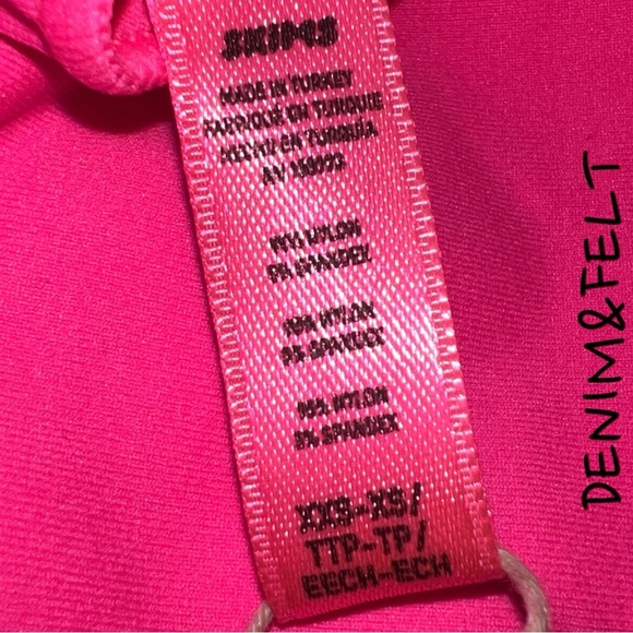 SKIMS ESSENTIAL T-SHIRT BODYSUIT | Color PINK HIGHLIGHTER | NEW/NWT | RARE!!🩷🩷 - Picture 9 of 10